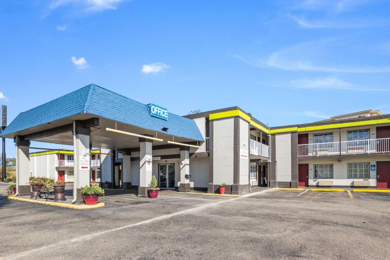Econo Lodge Inn & Suites Terre Haute Eksteriør billede