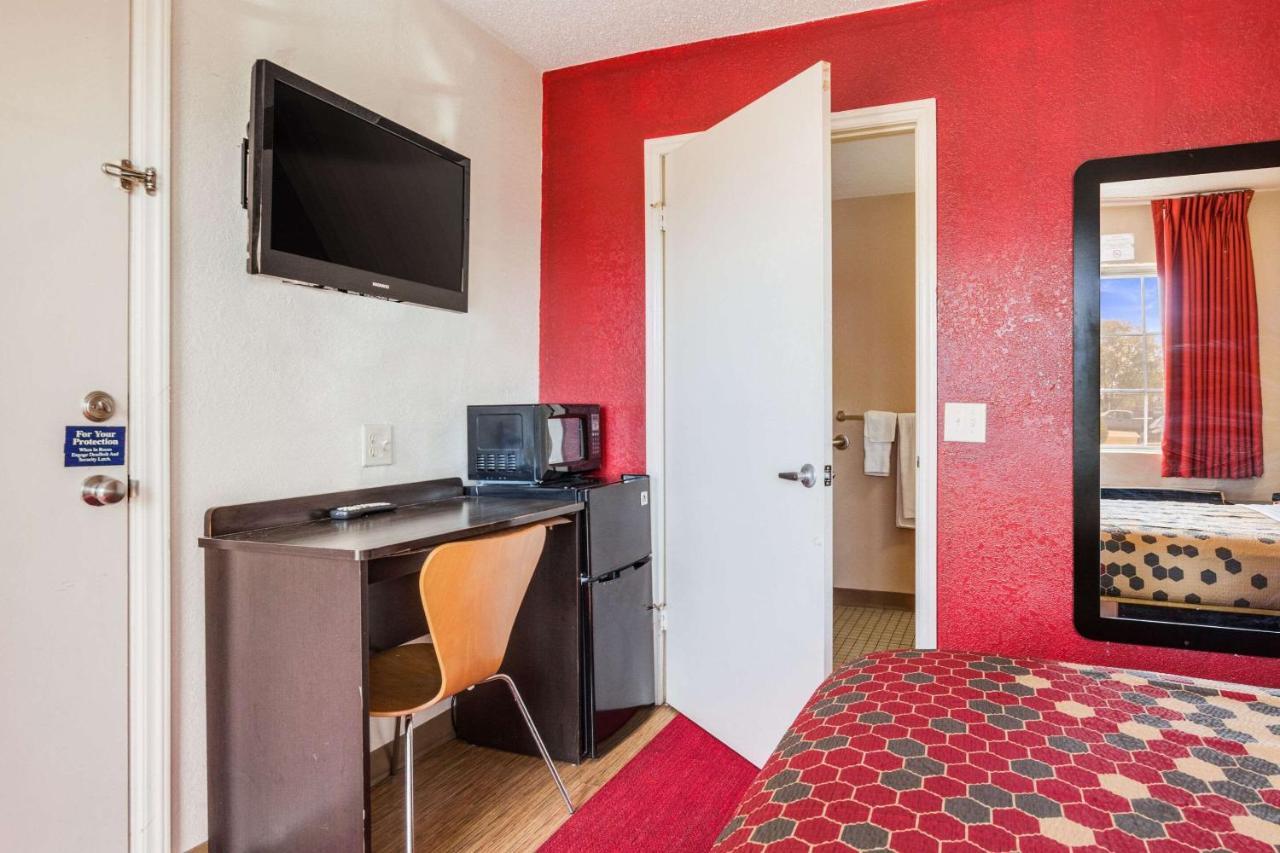 Econo Lodge Inn & Suites Terre Haute Eksteriør billede
