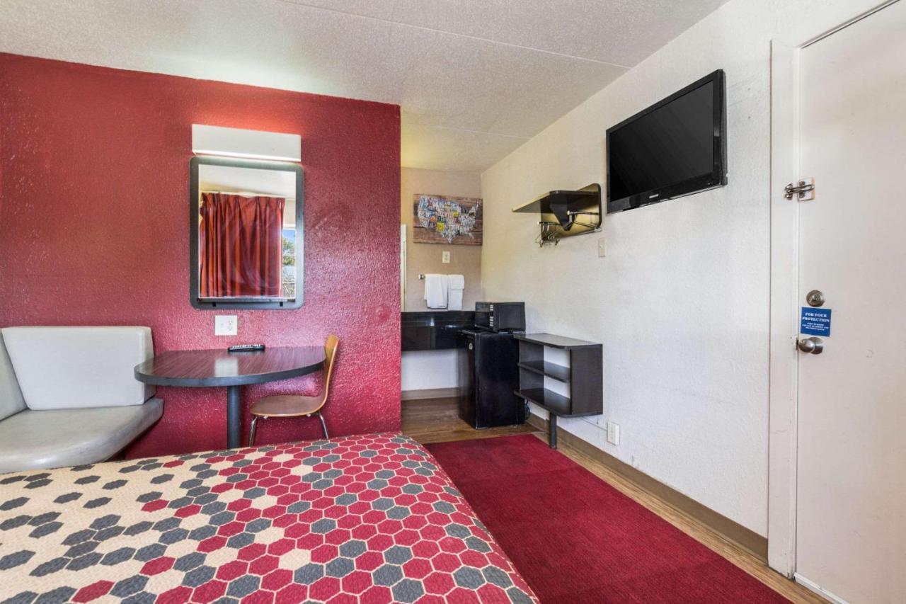 Econo Lodge Inn & Suites Terre Haute Eksteriør billede