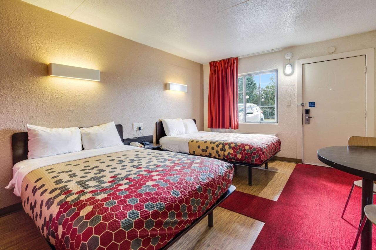 Econo Lodge Inn & Suites Terre Haute Eksteriør billede