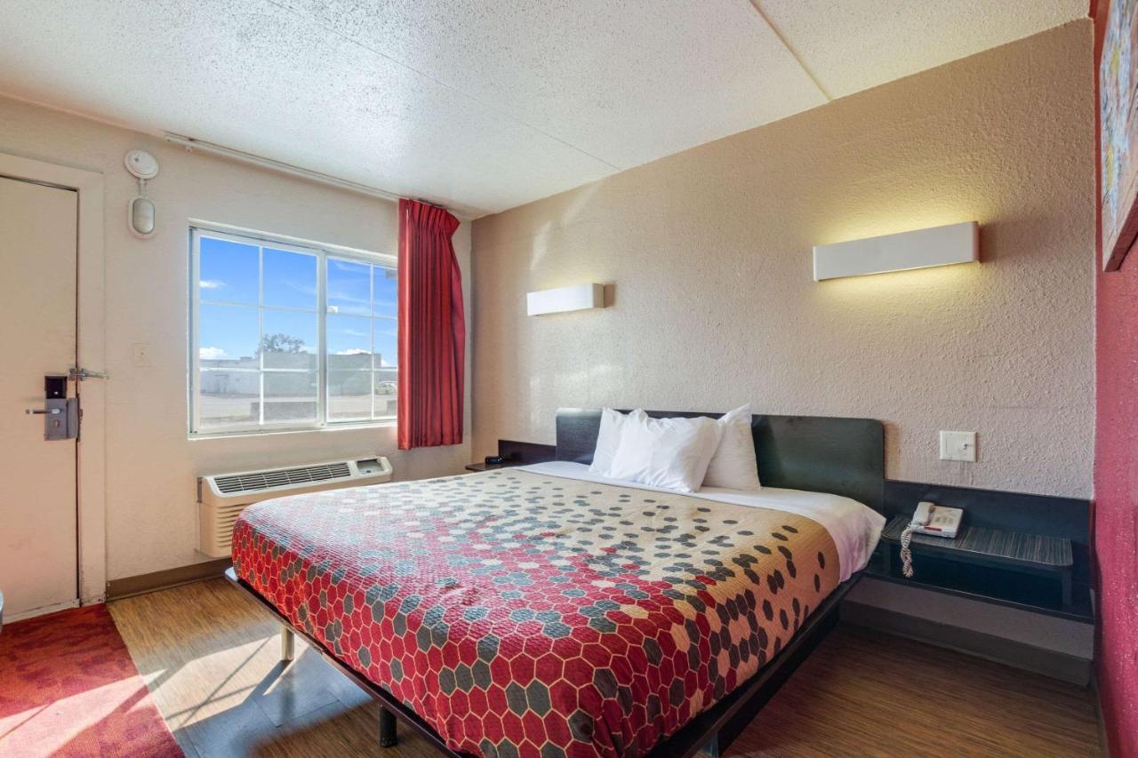 Econo Lodge Inn & Suites Terre Haute Eksteriør billede